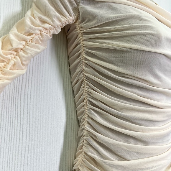 Free People - As Is Cream Ivory Gathered Off Shoulder Long Sleeve Blouse Small - Picture 5 of 11